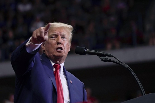 ترمب يشن هجوما على بايدن: إنه “عدو الدولة”