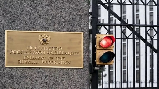 أنطونوف: عشرات الدبلوماسيين الروس سيغادرون واشنطن بحلول نهاية العام