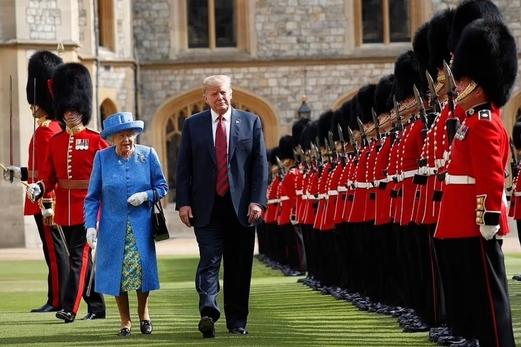 ترمب يكشف ما أخبرته به الملكة عن رؤساء الحكومة البريطانيين