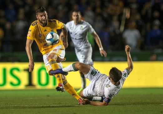 جينياك يقترب من تسجيل هدفه الـ 100 مع تيغريس المكسيكي