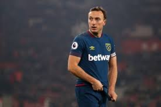 نوبل يدعم ليفربول للفوز بلقب الدوري الإنجليزي رغم التعثر