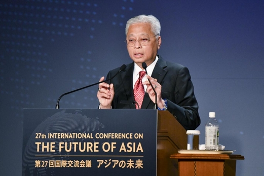 رئيس الوزراء الماليزي يحل البرلمان ويدعو إلى انتخابات باكرة