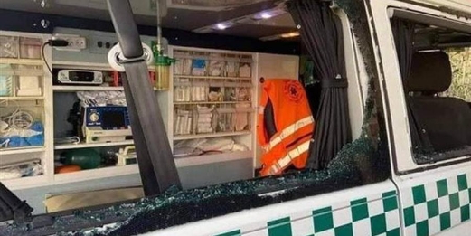 مستوطنون يهود يهاجمون سيارة تنقل فلسطينيين مرضى بالفشل الكلوي جنوب نابلس بالضفة المحتلة