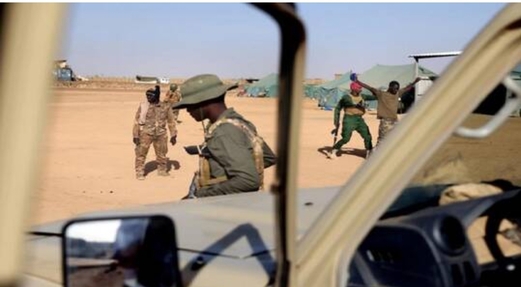 11 قتيل في تفجير حافلة وسط مالي