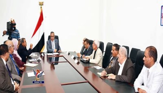 اجتماع برئاسة رئيس الوزراء يناقش مستجدات المشهد السياسي والاجتماعي بالمحافظات المحتلة
