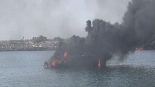 السلطة المحلية بالحديدة تدين جريمة العدوان بحق 15 صيادا
