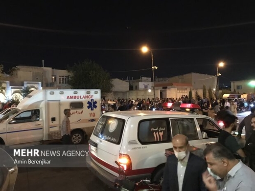 شهداء وجرحى في هجوم مسلح على مرقد ديني بإيران