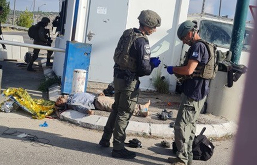 استشهاد شاب فلسطيني برصاص العدو الصهيوني بعد تنفيذه عملية دهس غرب رام الله