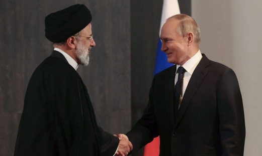 بوتين ورئيسي يبحثان هاتفيا التعاون المشترك في الملفات السياسية والاقتصادية