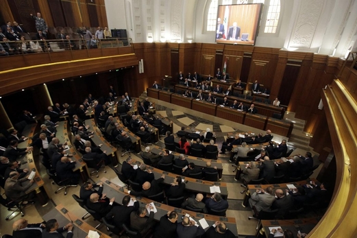 انقسامات البرلمان اللبناني تعطل انتخاب الرئيس للمرة الثامنة