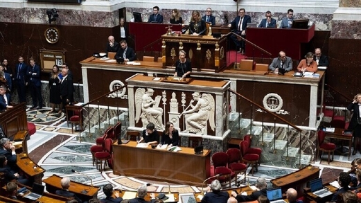 برلماني فرنسي يقدم نصيحة للاتحاد الأوروبي لتجنب “الانتحار الاقتصادي “