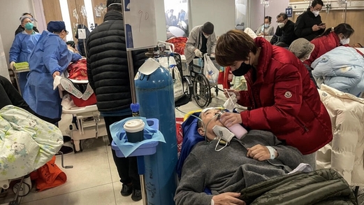 الصين تدعو منظمة الصحة العالمية إلى موقف “محايد” بشأن كوفيد