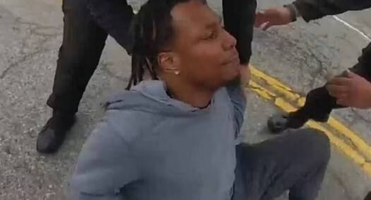 وفاة أحد أقرباء مؤسسة حياة السود مهمة الاميركية بعد تعرضه للصعق من قبل شرطي 