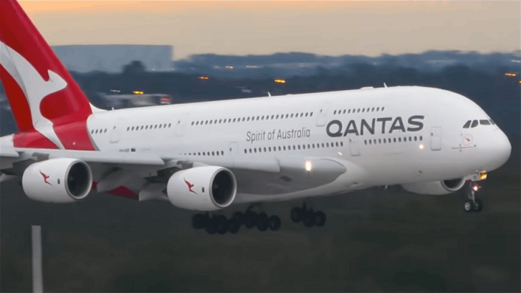 هبوط طائرة ركاب اضطرارياً في استراليا بعد إطلاق نداء استغاثة