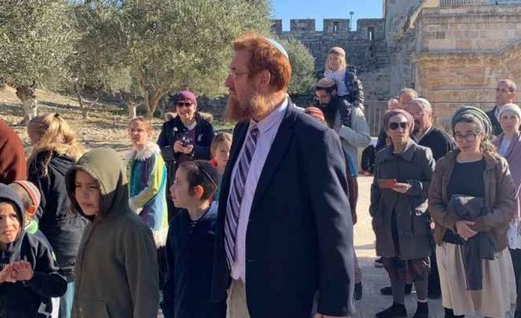 عشرات المستوطنين يقتحمون الأقصى يتقدمهم المتطرف “غليك”