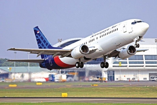 اختطاف طائرة اندونيسية واحتجاز قائدها وخمسة من ركابها كرهائن