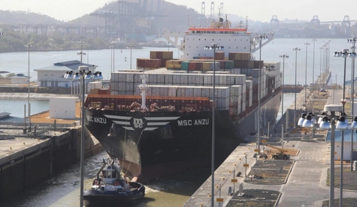 بنما تعلن السماح للسفن الحربية الإيرانية بعبور قناتها