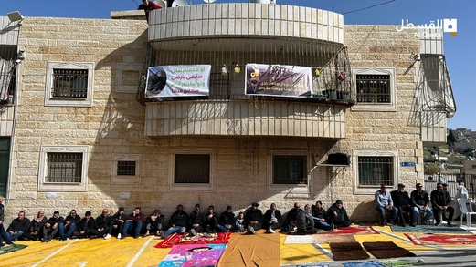 العدو الصهيوني يعتدي على الفلسطينيين المعتصمين في محيط منزل مهدد بالهدم جنوب الأقصى
