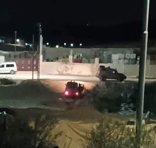 استشهاد فلسطيني وإصابة خمسة آخرون خلال محاصرة العدو لمنزل بمدينة نابلس