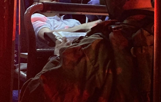 إصابة مستوطن صهيوني بجروح بعد رشق حافلته بالحجارة شرق رام الله