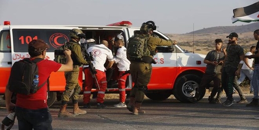 أصابه فلسطينيين اثنين جراء اعتداء مستوطنين عليهما جنوب نابلس