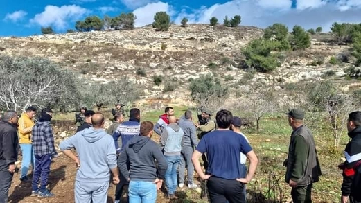 قطعان المستوطنين يهاجمون مركبات الفلسطينيين شمال شرق رام الله