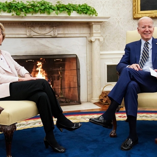 بايدن وفون دير لاين يعلنان تحقيق تقدم في نزع فتيل التوترات التجارية