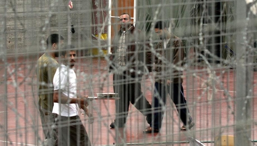 الأسرى الفلسطينيون يواصلون نضالهم ضد إدارة سجون العدو لليوم الـ28