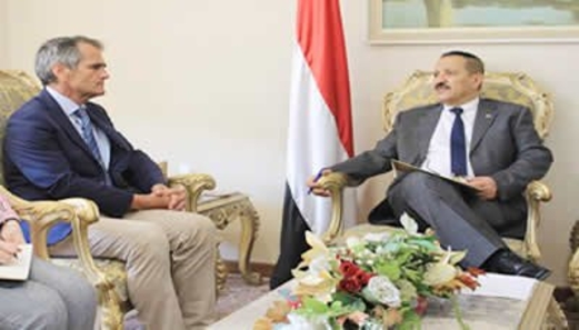 وزير الخارجية يلتقي رئيس بعثة اللجنة الدولية للصليب الأحمر