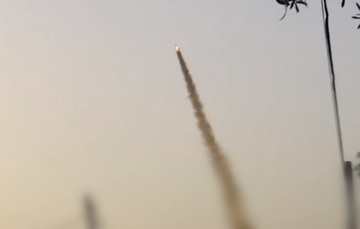 ألوية الناصر تنشر فيديو لقصفها مستوطنة سيديروت والعدو يفعل قبته الحديدية بالجليل