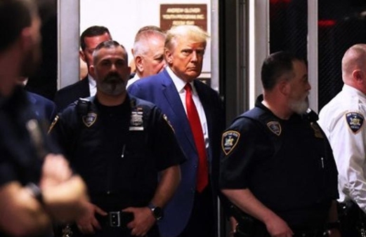 لائحة اتهام ترامب.. كيف تفضح هشاشة القانون الأمريكي ؟