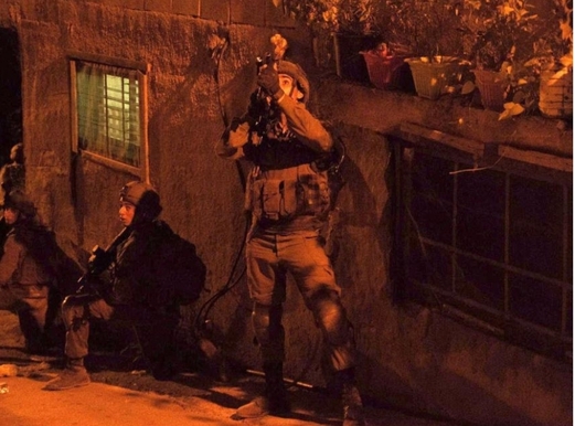 إصابة ضابط وجندي صهيونيين باشتباك في نابلس