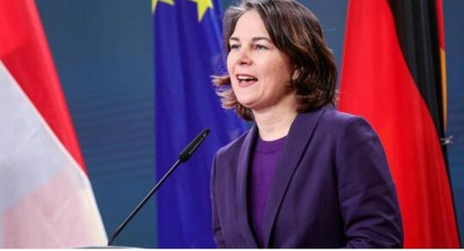 كوريا الشمالية تطلق صاروخاً باليستياً جديداً عابراً للقارات يعمل بالوقود الصلب