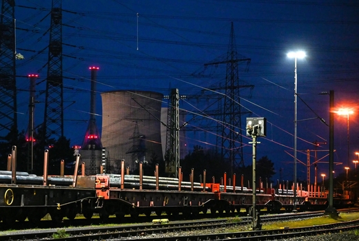 ألمانيا تغلق آخر ثلاث محطات للطاقة النووية وتنهي برنامجاً استمر ستة عقود