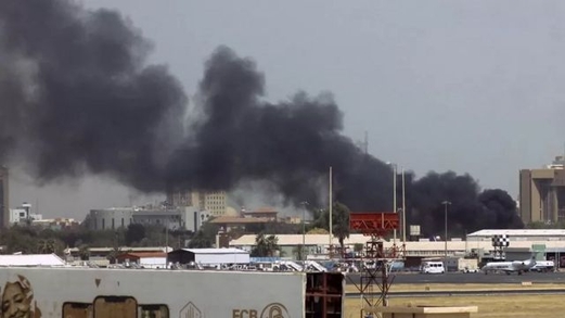 الجيش السوداني يعلن بدء إجلاء الرعايا والبعثات الدبلوماسية بسبب الحرب في العاصمة