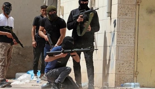 مقاومون يطلقون النار تجاه قوات العدو الصهيوني على مدخل بلدة جبع في جنين