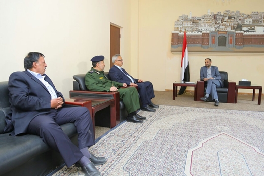 وزيرا الداخلية والشؤون القانونية يؤديان اليمين الدستورية أمام الرئيس المشاط