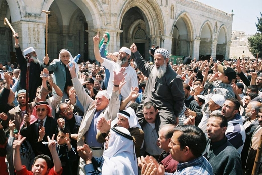 “حماس” تدعو للنفير العام وشدّ الرحال والرباط غدًا في “الأقصى”