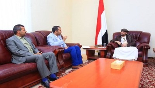 الرئيس المشاط يلتقي رئيس الجهاز المركزي للرقابة والمحاسبة ونائب وزير الكهرباء