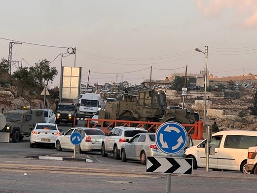 العدو الصهيوني يواصل إغلاق مدخلي قرية المغير لليوم الـ 16 على التوالي