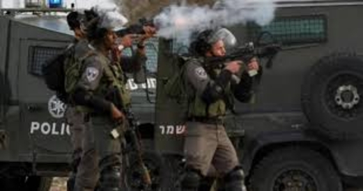 فلسطين المحتلة: إصابات بالرصاص والاختناق واعتقال ثلاثة أطفال في بلدتي أبو ديس ويعبد