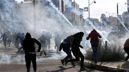 إصابة عدد من الفلسطينيين بحالة اختناق خلال اقتحام قوات العدو الصهيوني بلدة قباطية