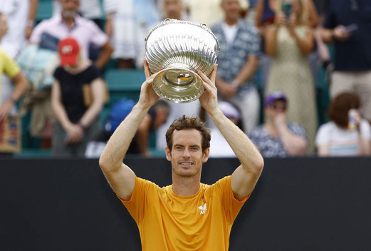 موراي يتوج بلقب بطولة نوتنجهام للتنس وبولتر تفوز بلقب السيدات