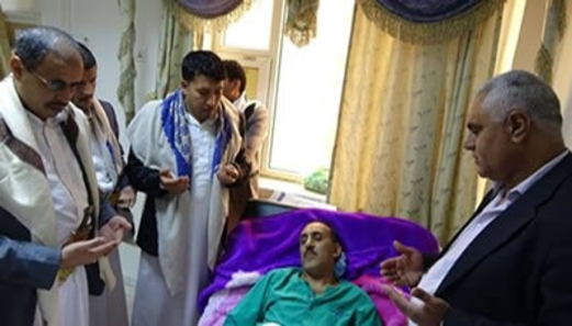 وزير الإعلام والقيادات الإعلامية يزورون رئيس اتحاد الإعلاميين اليمنيين