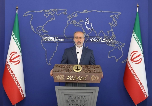 طهران تدعو السلطات الفرنسية إلی الاهتمام بمطالب المحتجين وضبط النفس