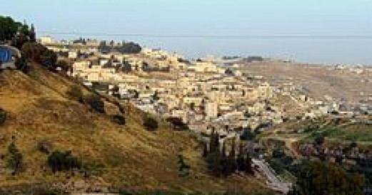 العدو الصهيوني يقتحم حي البستان ويصور عددا من المنازل