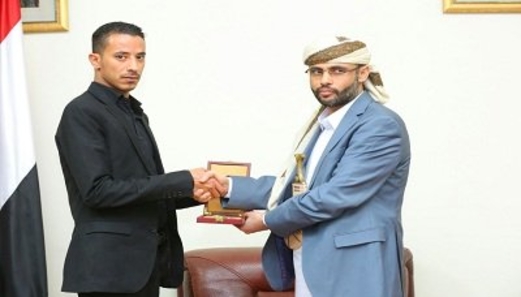 الرئيس المشاط يستقبل أبناء وزير الداخلية السابق اللواء الماوري