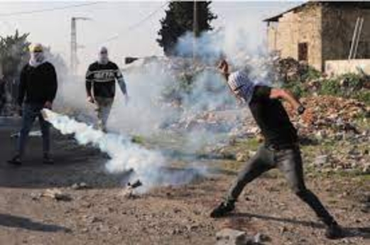 إصابة ستة فلسطينيين برصاص العدو الصهيوني خلال مسيرة مناهضة للاستيطان