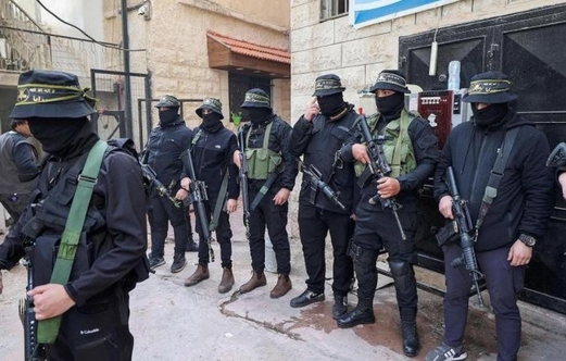 مقاومون يستهدفون طائرات العدو الصهيوني في أجواء مخيم جنين بالرصاص