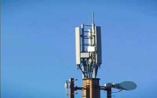 الاتصالات تدين استهداف العدوان لشبكة وأبراج الاتصالات في مديريتي منبه وحيدان بصعدة
